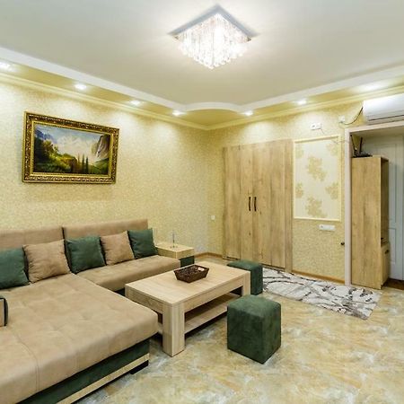 "Stella Artois"- Apartment Tbilisi Bagian luar foto