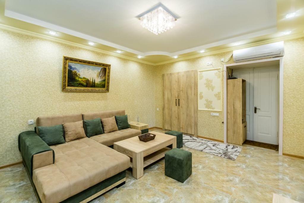 "Stella Artois"- Apartment Tbilisi Bagian luar foto