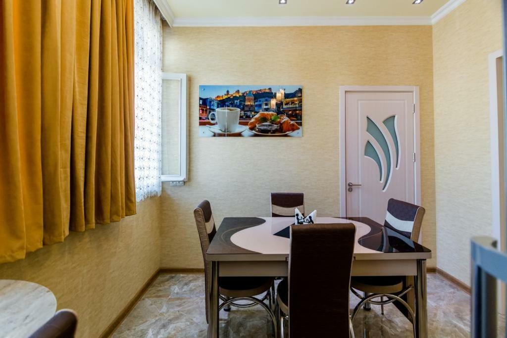 "Stella Artois"- Apartment Tbilisi Bagian luar foto